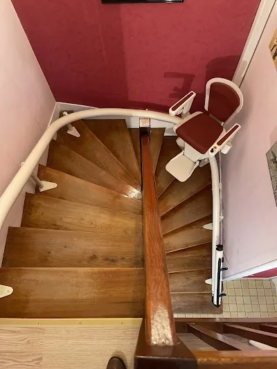 Blanchet monte escalier