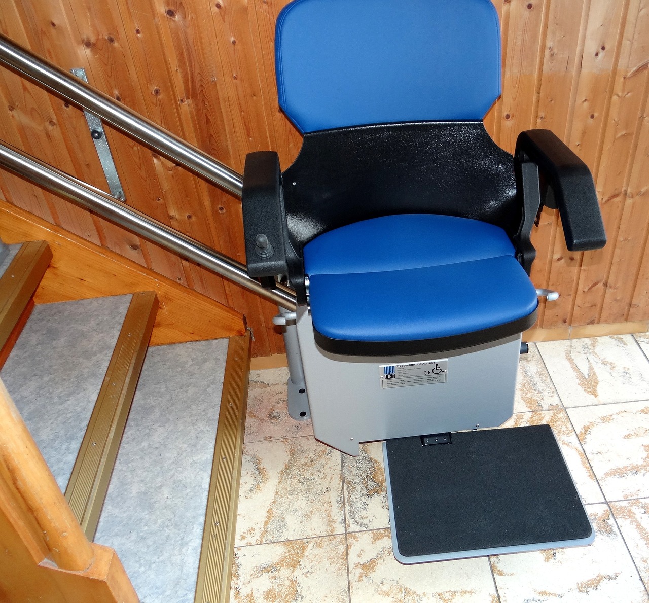 Monte escalier manuel pour fauteuil roulant - Solah Alsace