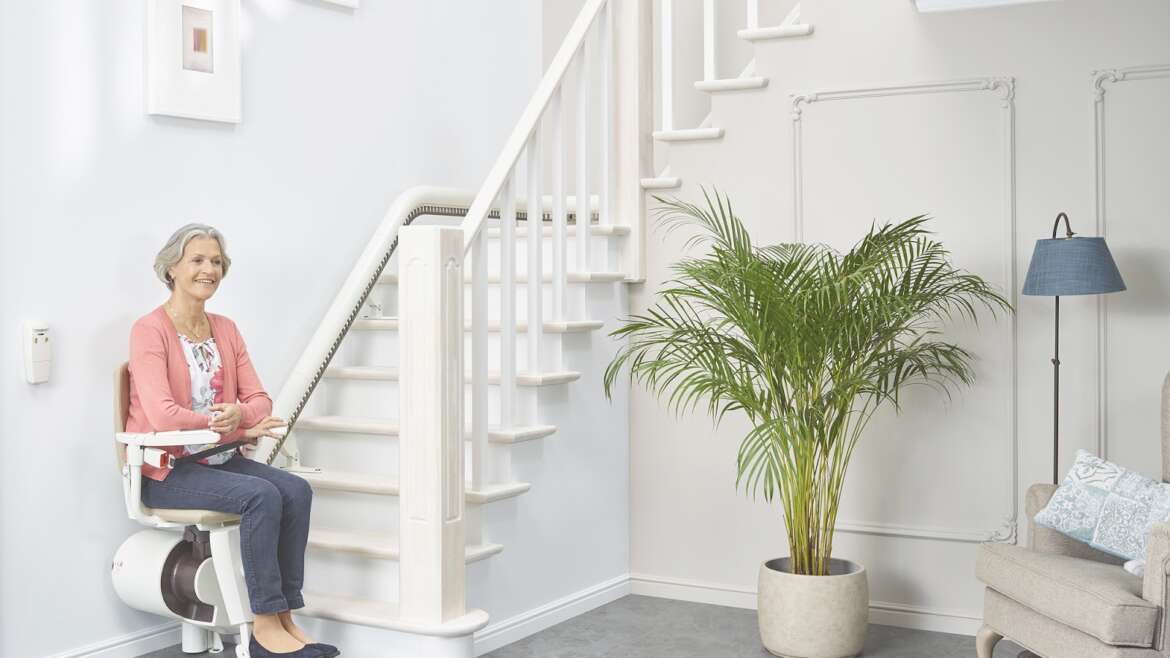 Pourquoi choisir d’installer un monte-escalier reconditionné ?